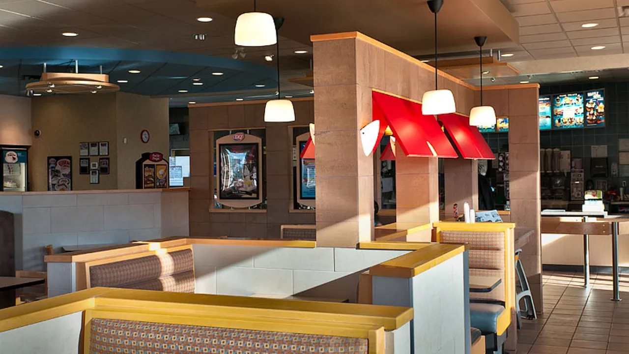 Interior view — DAIRY QUEEN GRILL & CHILL — SURREY, BC