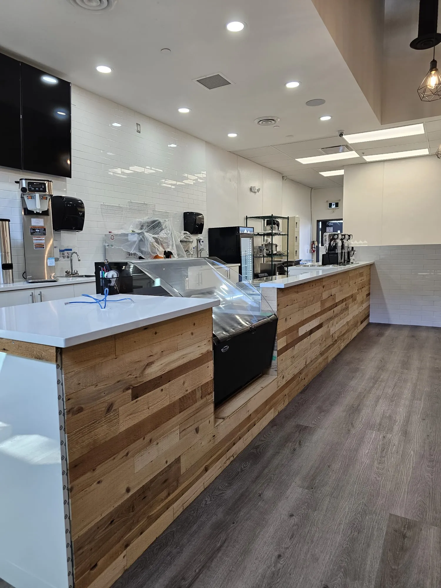 Interior view — FRESH BOWLS & SMOOTHIE CAFÉ