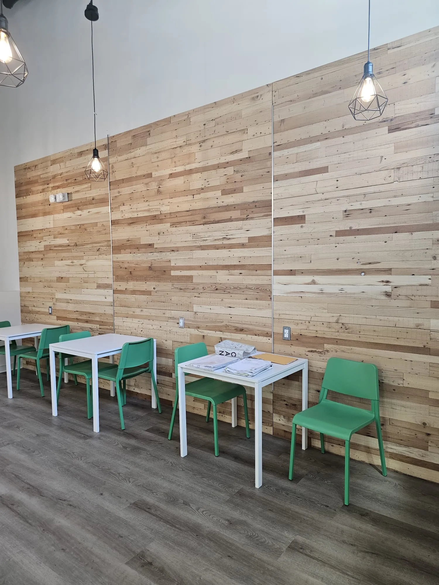 Interior view — FRESH BOWLS & SMOOTHIE CAFÉ